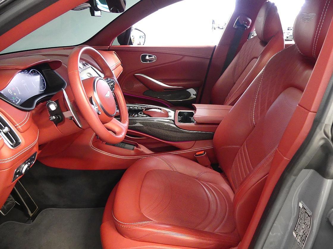 애스턴마틴 DBX 4.0 V8