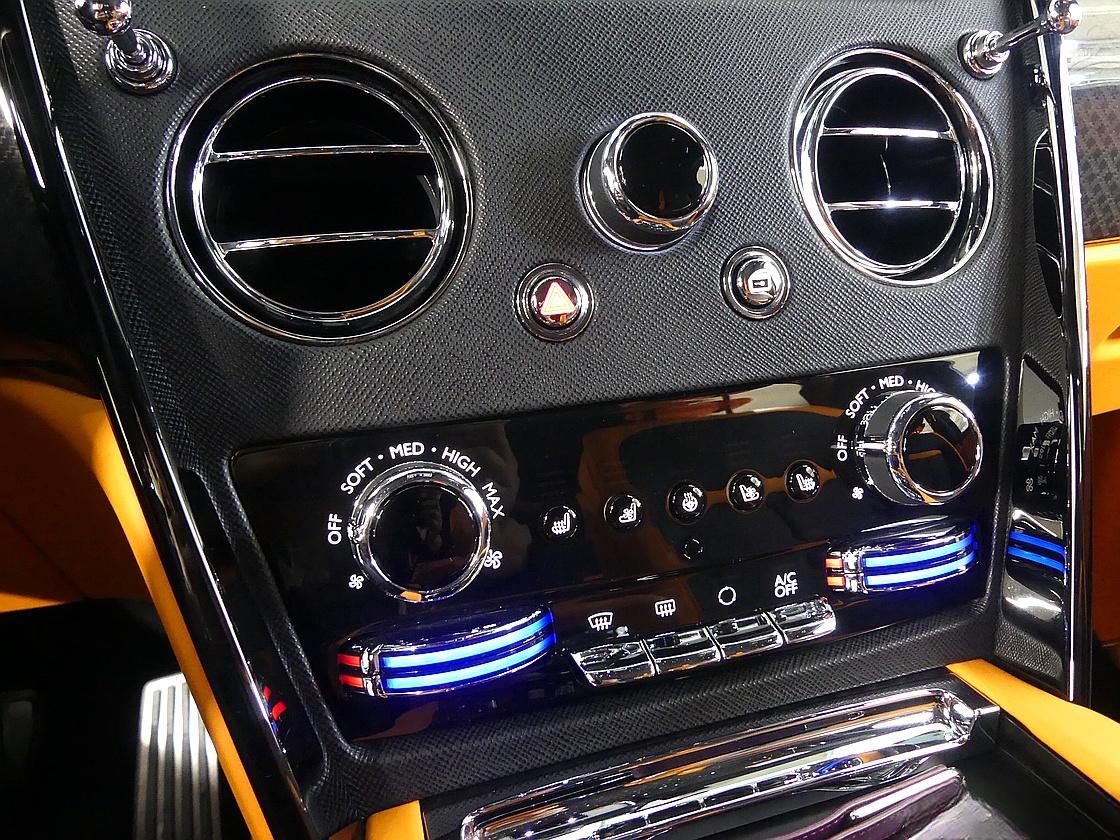 롤스로이스 컬리넌 6.7 V12 블랙 배지