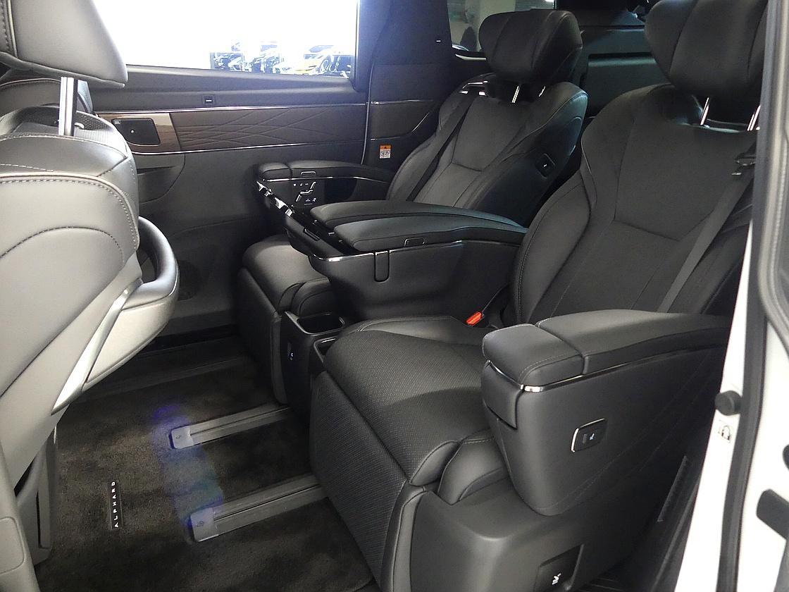 토요타 알파드 2.5 HEV AWD 익스클루시브