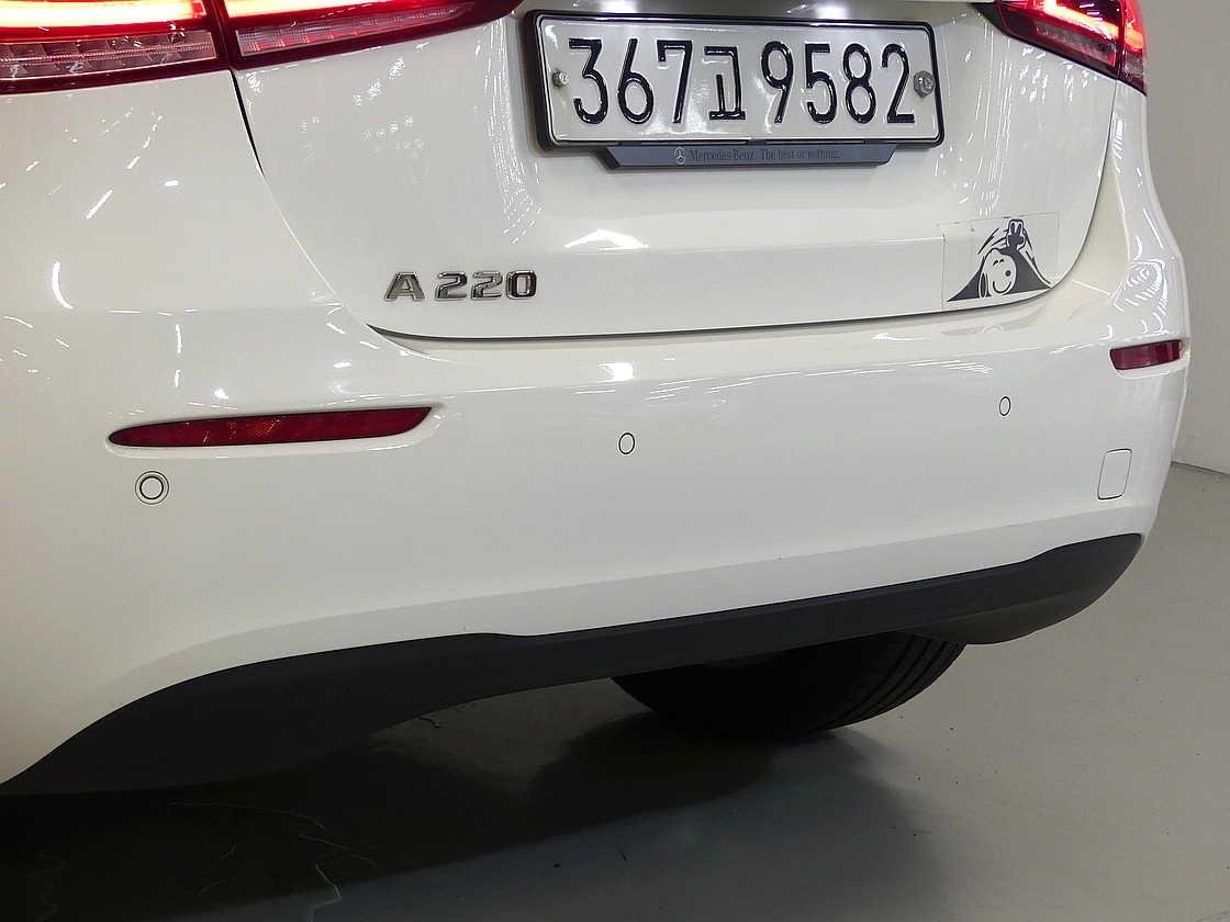 벤츠 4세대 A220 해치백