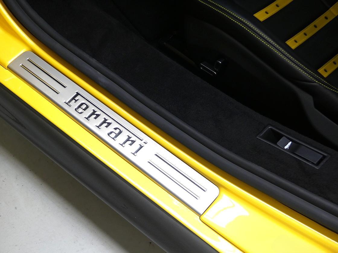 페라리 SF90 스트라달레 4.0 PHEV
