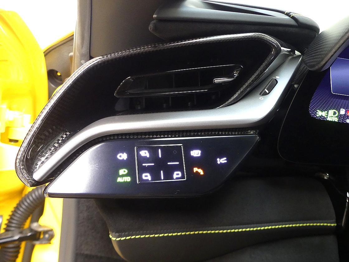 페라리 SF90 스트라달레 4.0 PHEV