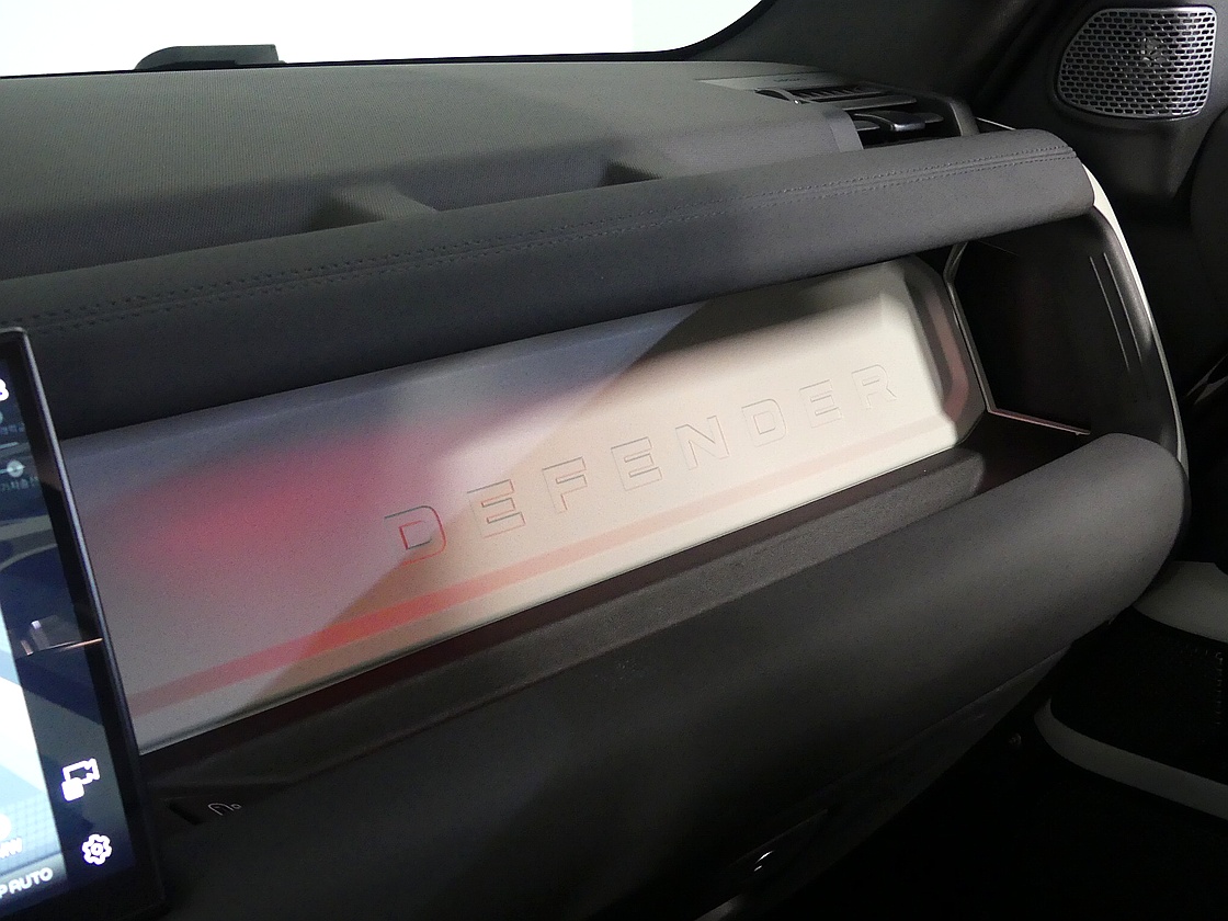 랜드로버 올 뉴 디펜더 110 3.0 D250 SE