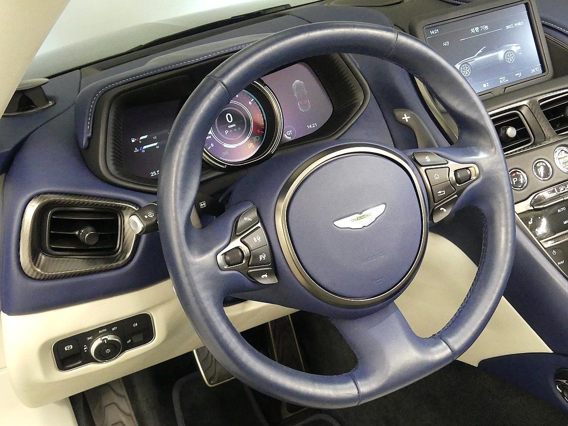 애스턴마틴 DB11 4.0 V8 볼란테