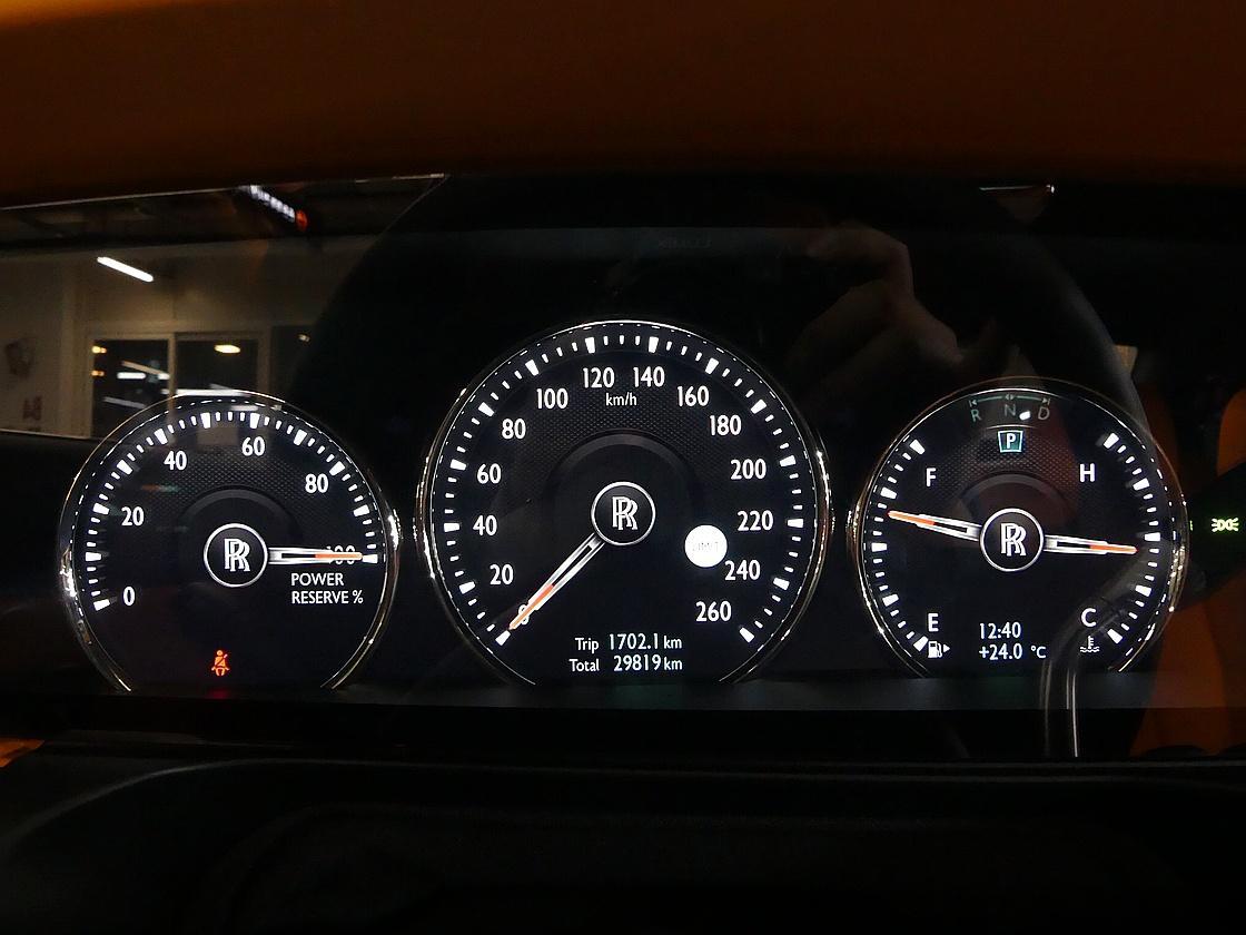 롤스로이스 고스트 2세대 6.7 V12 블랙 배지