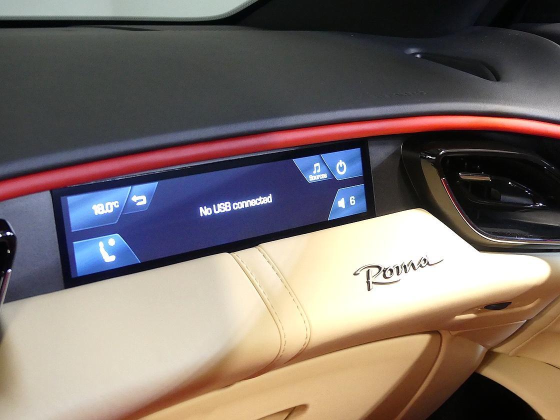 페라리 로마 3.9 V8