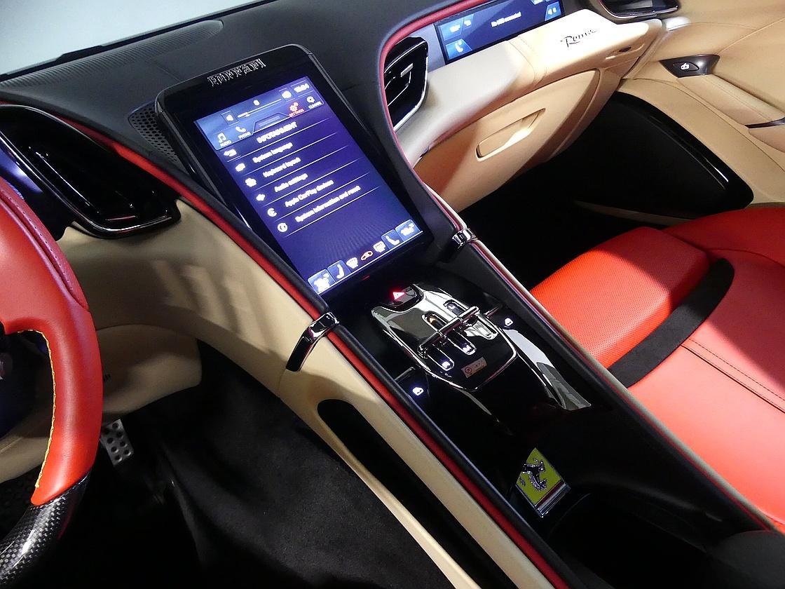 페라리 로마 3.9 V8